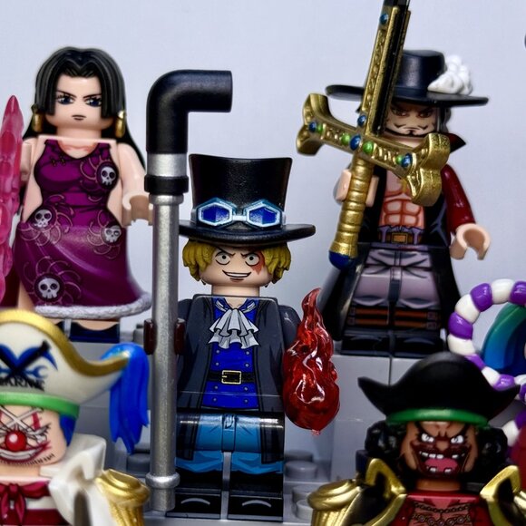 One Piece Custom Minifigure Set – Shanks, Law, Blackbeard, Yamato & More (8pcs) - Picture 4 of 6